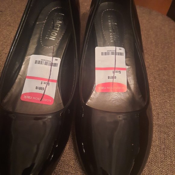 Kenneth Cole Reaction Black patent wedge pump size 8 - Picture 2 of 5